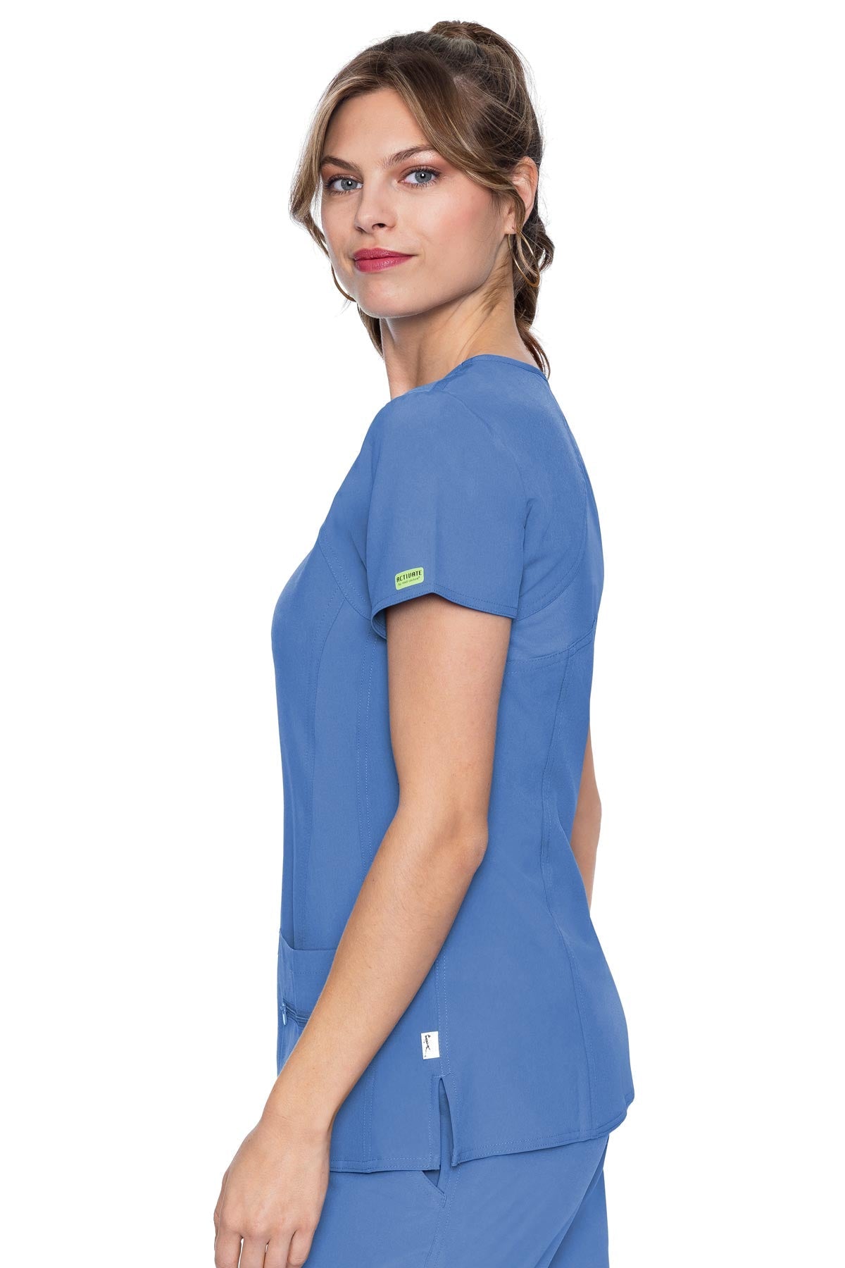بلوزة Med Couture Activate برقبة على شكل حرف V Racerback 8416