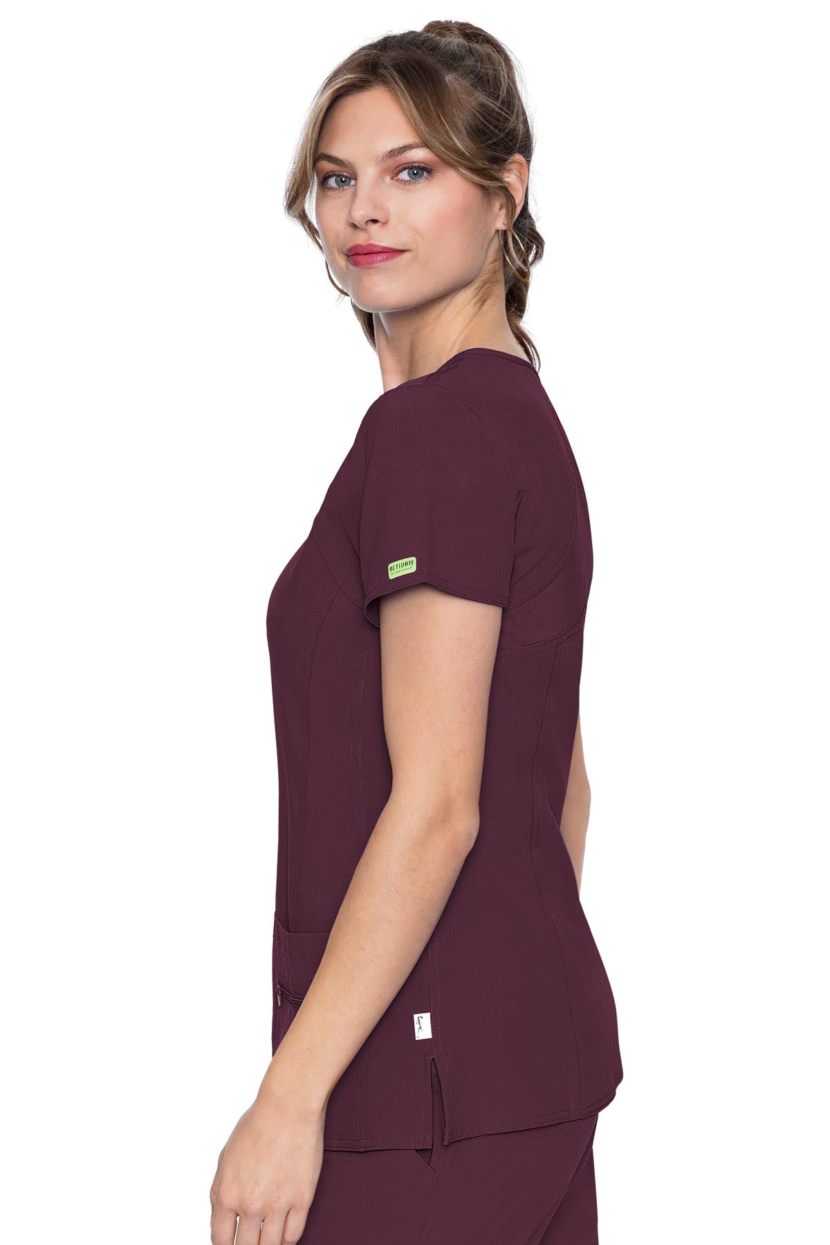 بلوزة Med Couture Activate برقبة على شكل حرف V Racerback 8416